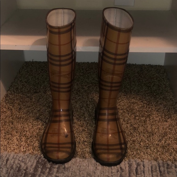 Burberry Rain Boot - Picture 2 of 4